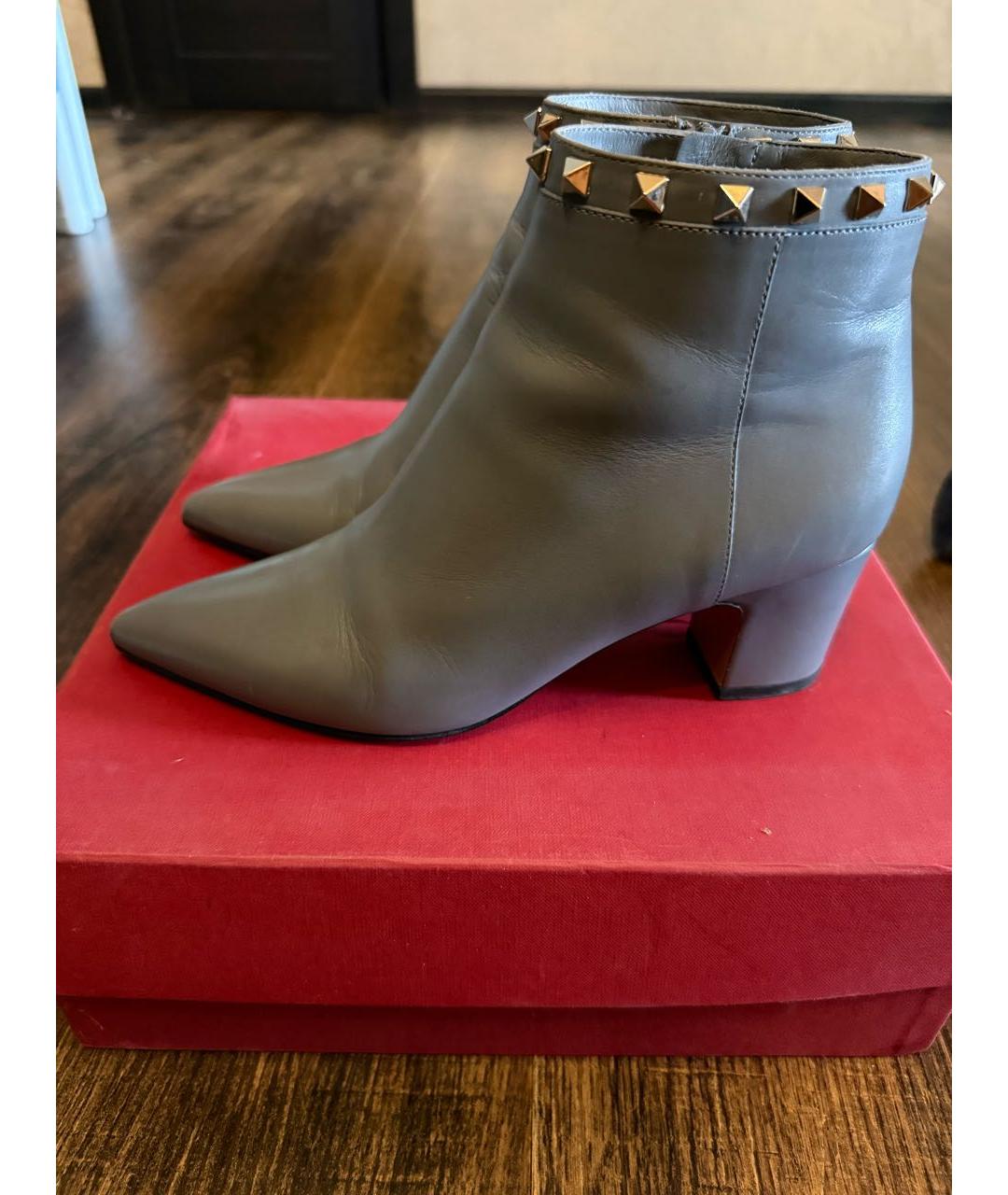 VALENTINO Серые кожаные ботильоны, фото 4