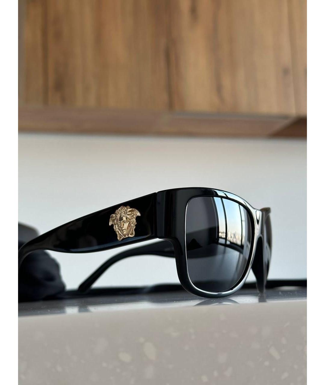VERSACE Черные пластиковые солнцезащитные очки, фото 2