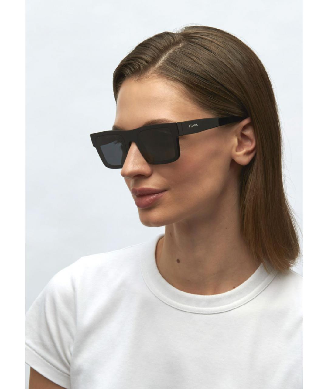 PRADA Черные пластиковые солнцезащитные очки, фото 4