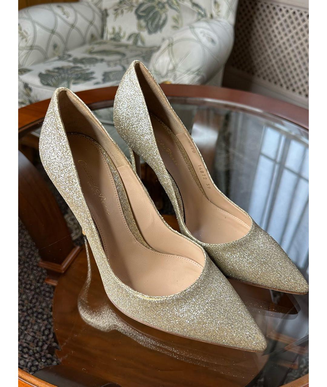 GIANVITO ROSSI Золотые кожаные туфли, фото 3