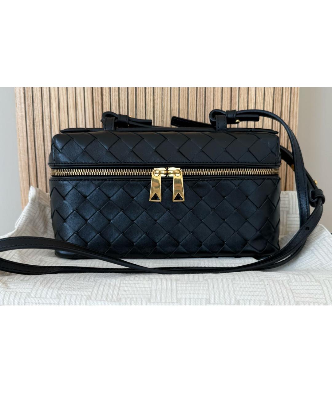 BOTTEGA VENETA Черная кожаная сумка через плечо, фото 2