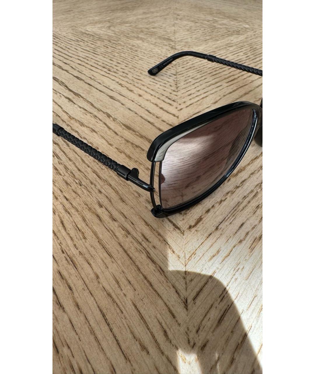 BOTTEGA VENETA Черные пластиковые солнцезащитные очки, фото 3