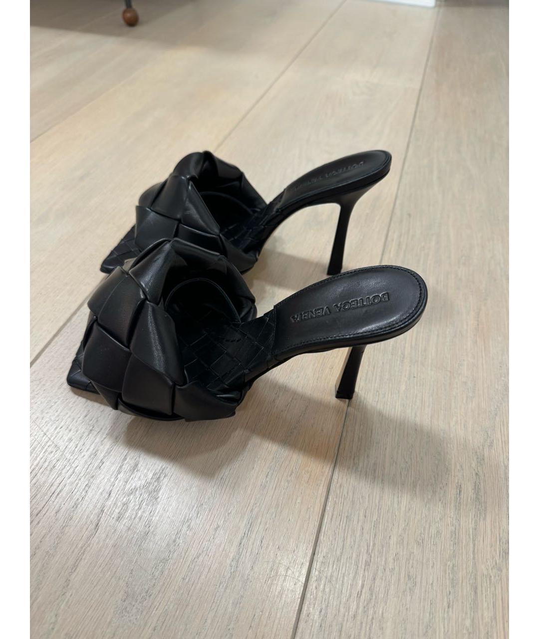 BOTTEGA VENETA Черные кожаные босоножки, фото 2
