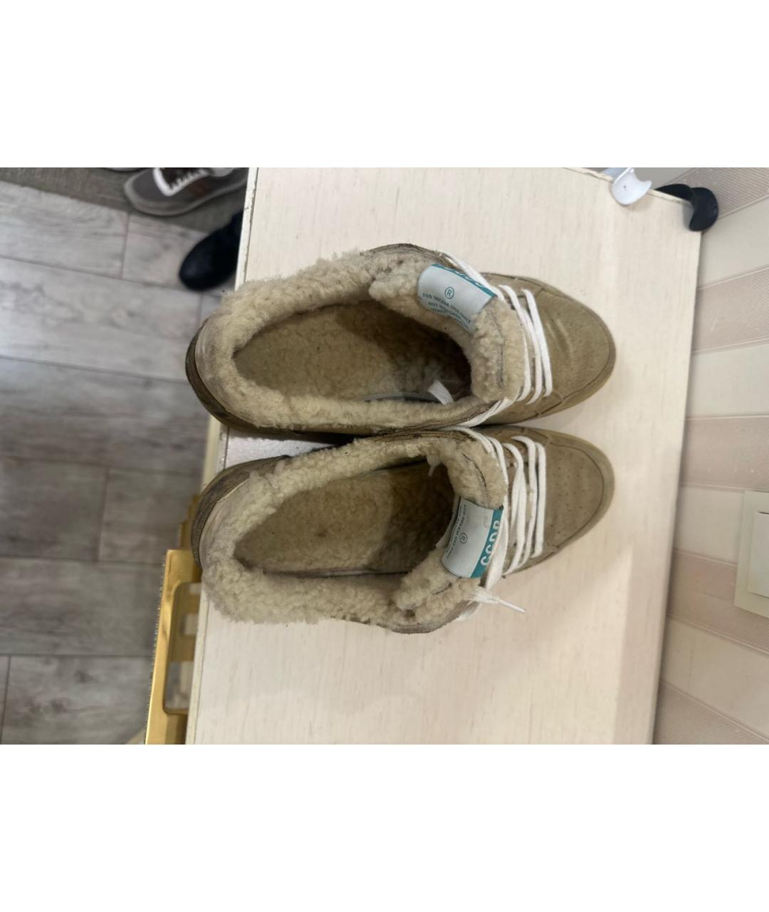 GOLDEN GOOSE DELUXE BRAND Бежевые замшевые низкие кроссовки / кеды, фото 3