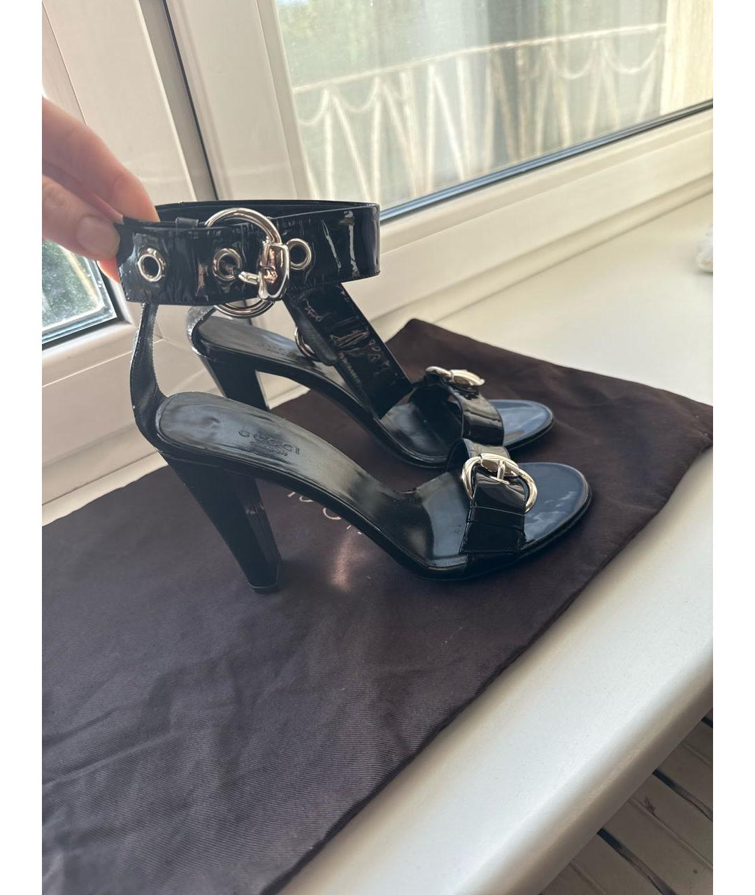 GUCCI Черные босоножки из лакированной кожи, фото 6