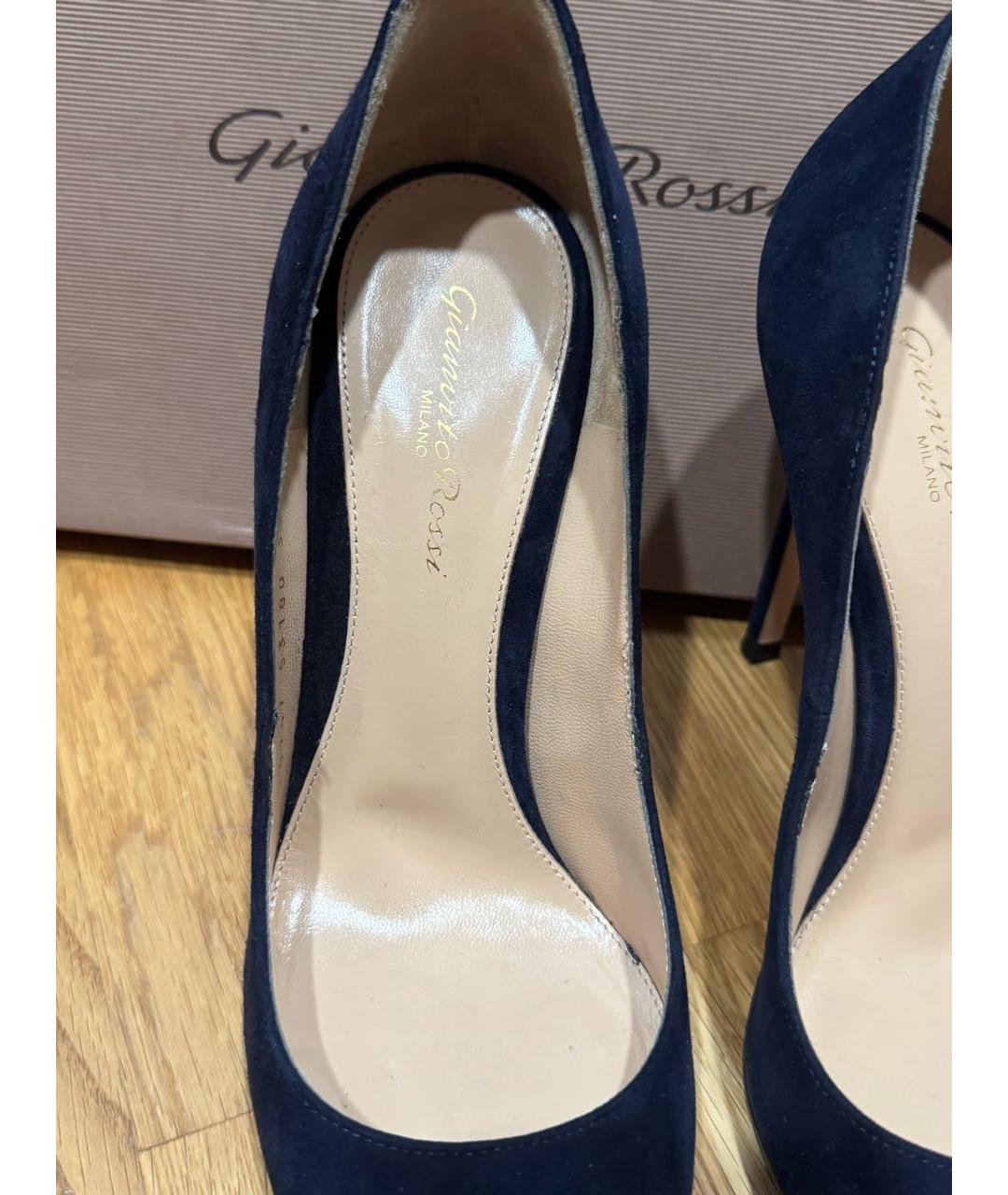 GIANVITO ROSSI Темно-синие замшевые туфли, фото 4