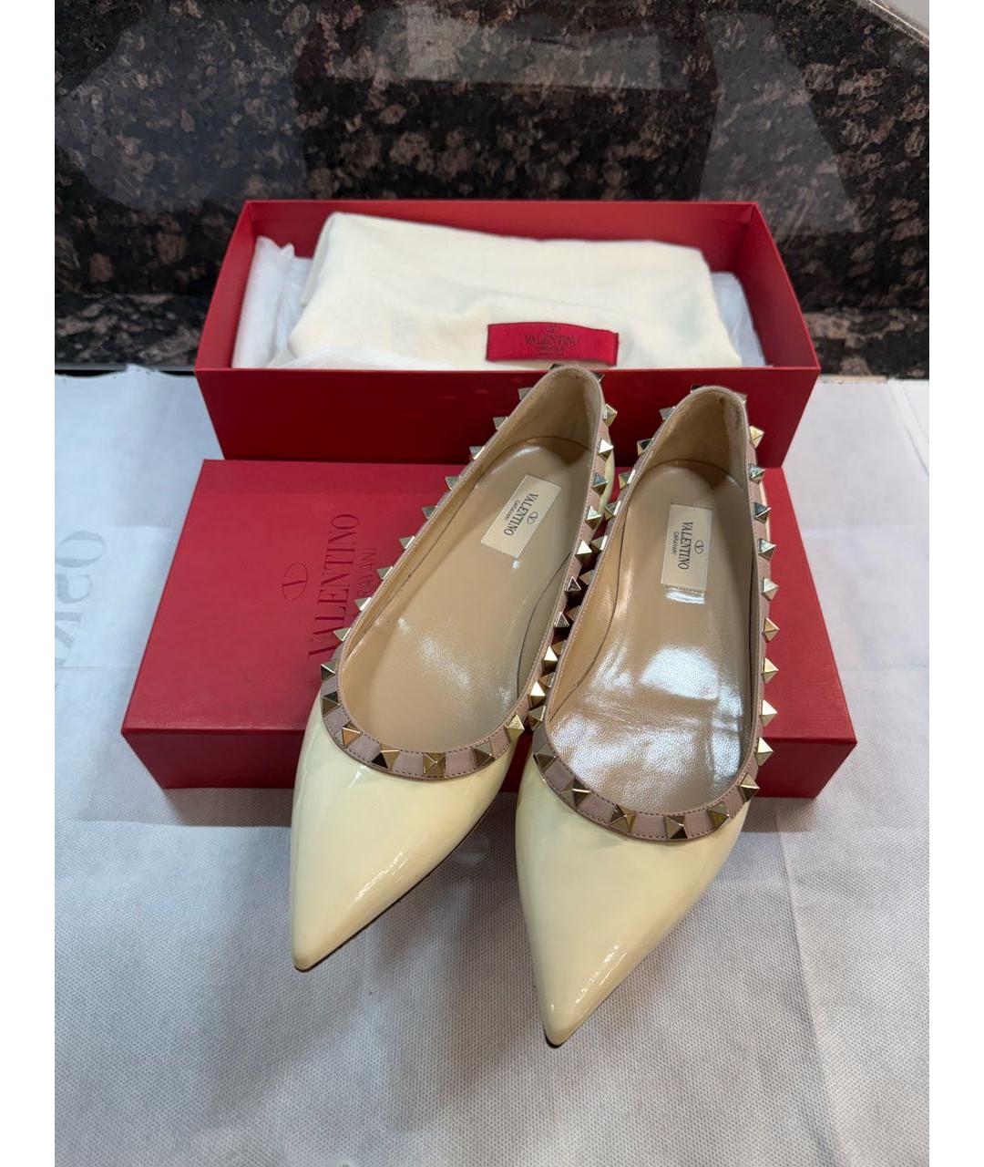 VALENTINO Белые балетки из лакированной кожи, фото 5