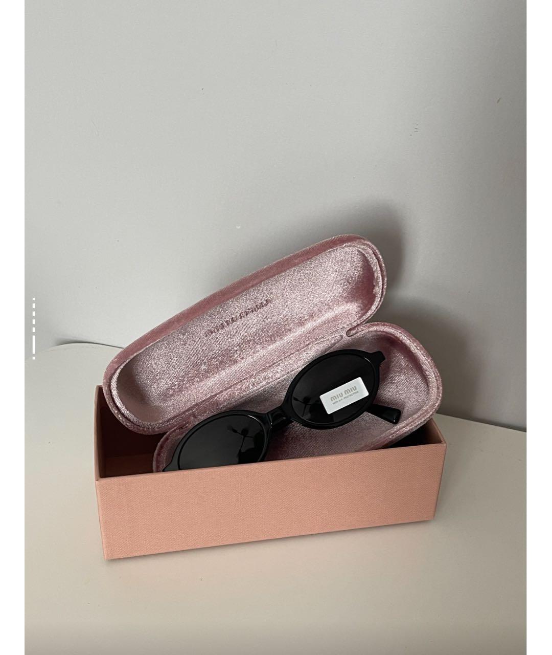 MIU MIU Черные пластиковые солнцезащитные очки, фото 4