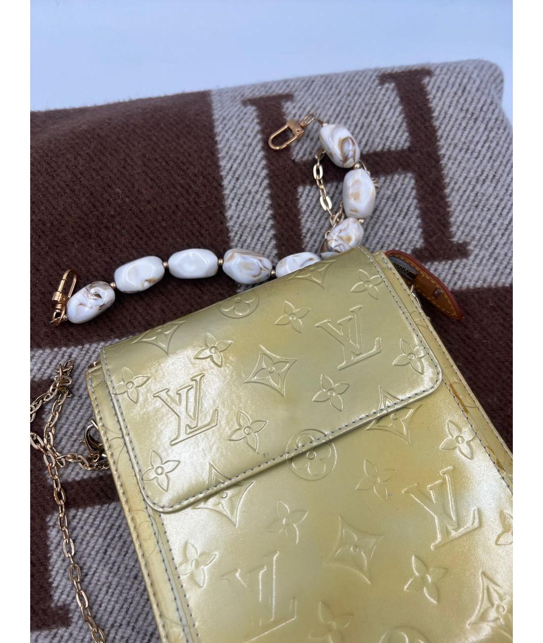 LOUIS VUITTON Горчичная сумка через плечо из лакированной кожи, фото 8