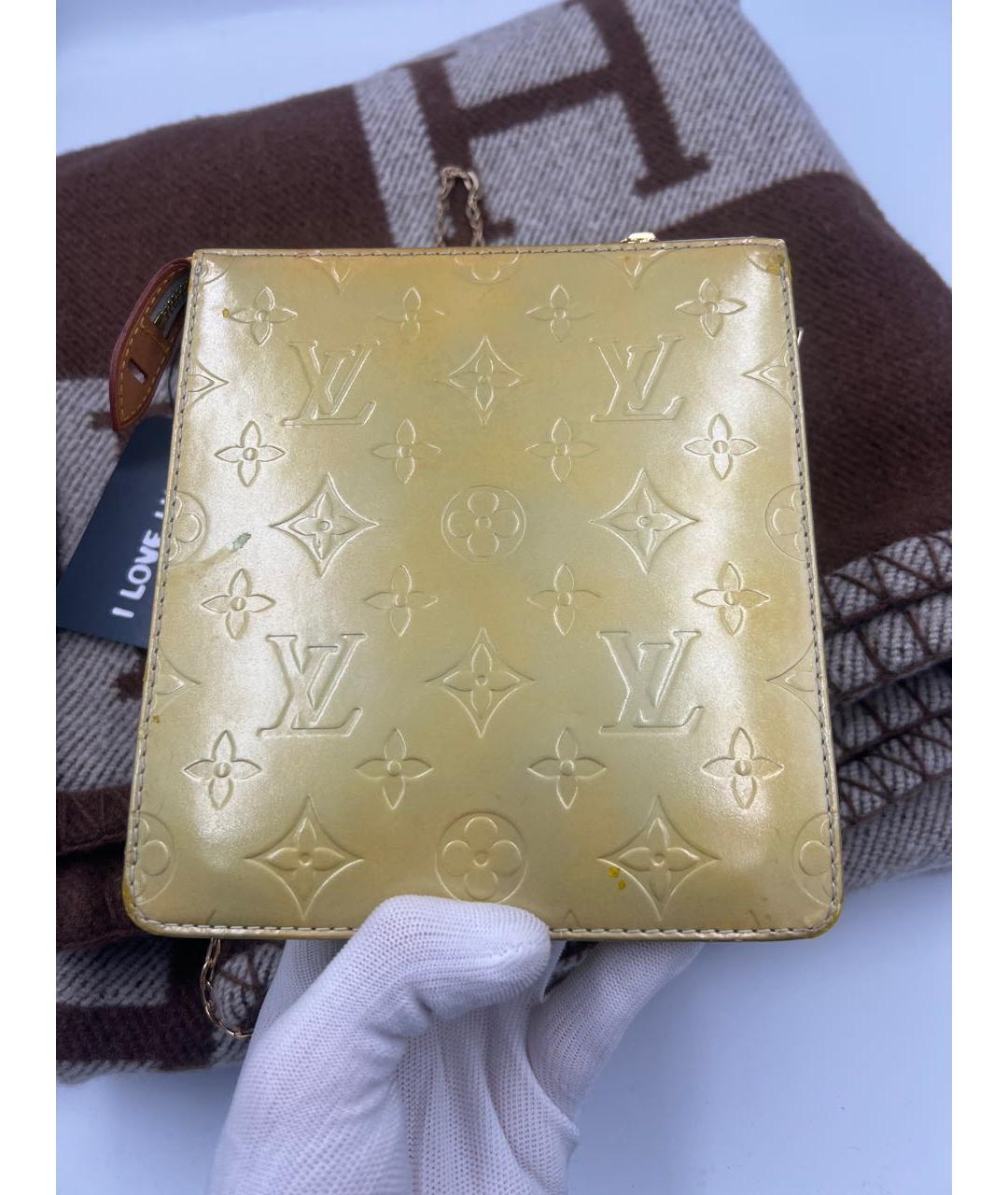 LOUIS VUITTON Горчичная сумка через плечо из лакированной кожи, фото 5