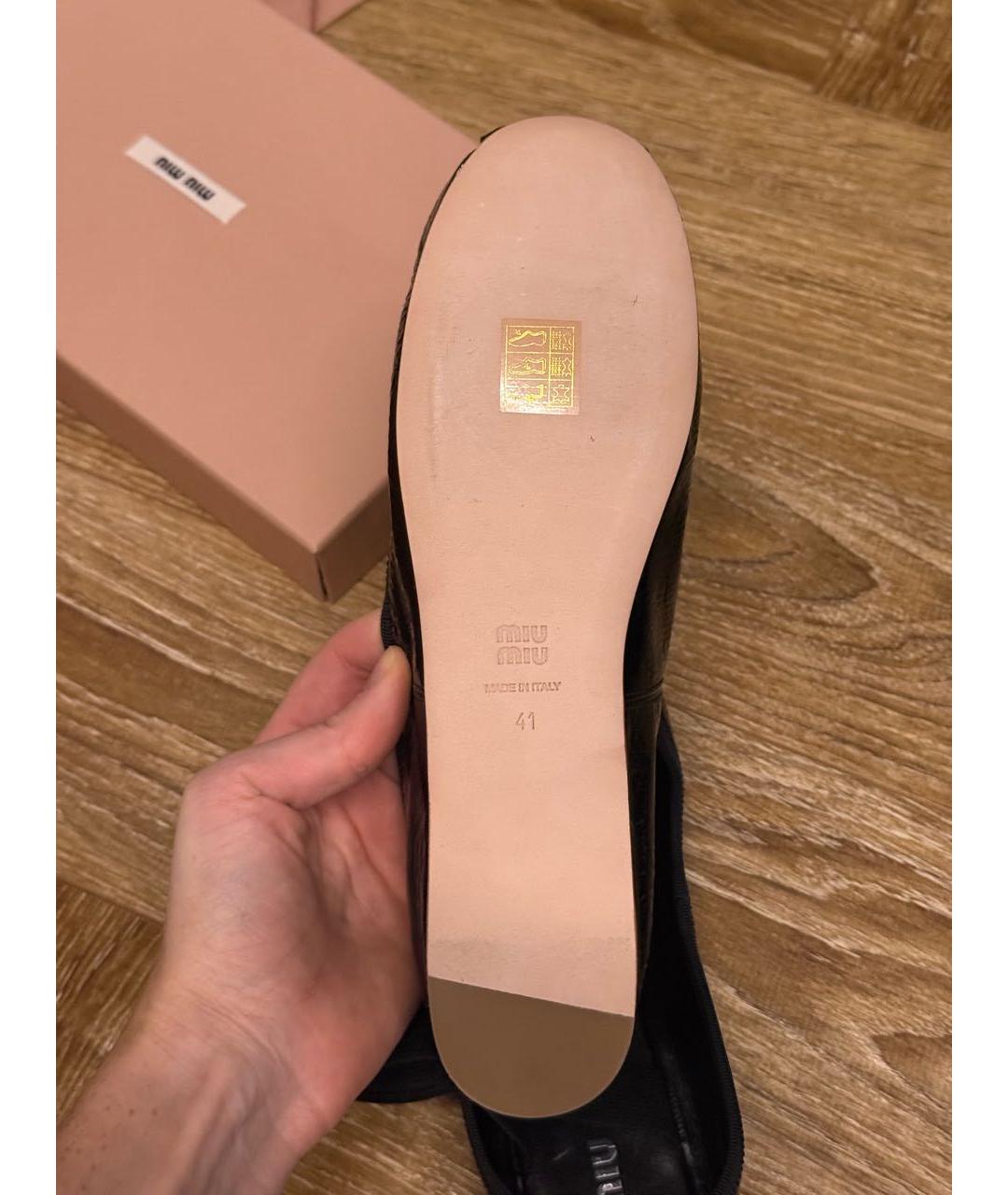 MIU MIU Черные балетки из лакированной кожи, фото 4
