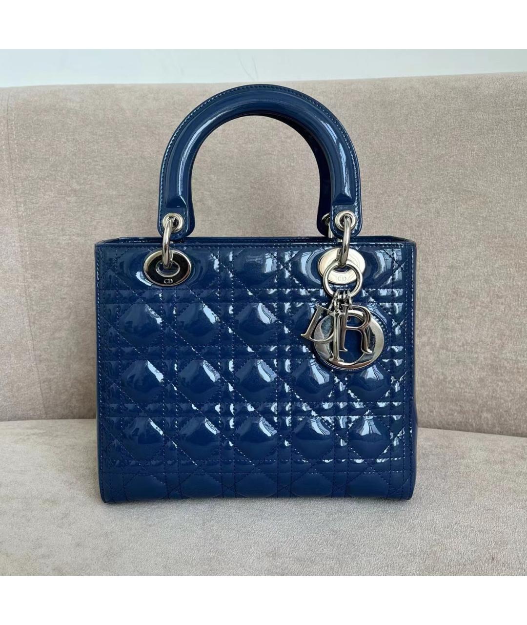 CHRISTIAN DIOR Синяя сумка с короткими ручками из лакированной кожи, фото 3
