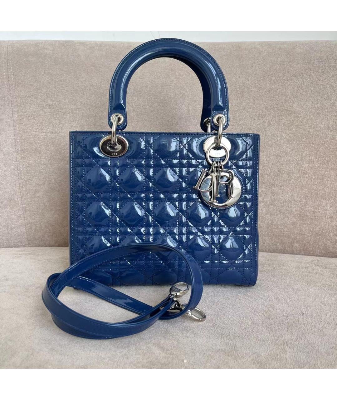 CHRISTIAN DIOR Синяя сумка с короткими ручками из лакированной кожи, фото 2