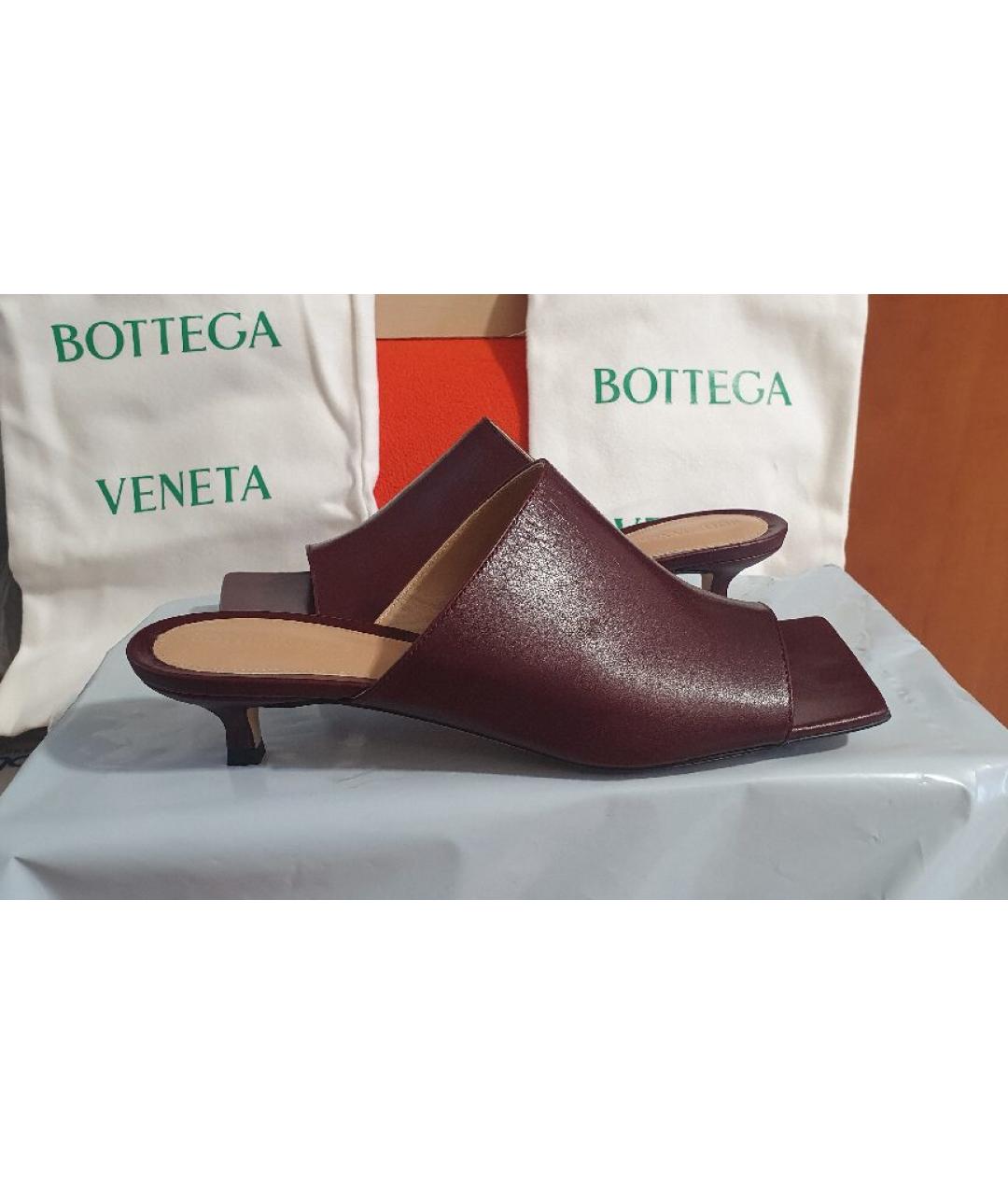 BOTTEGA VENETA Бордовые кожаные мюли, фото 9