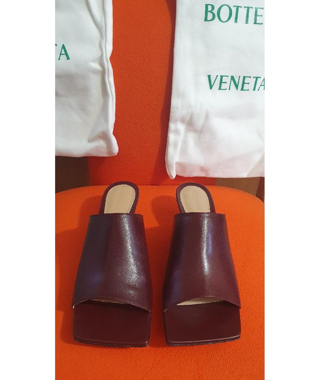 BOTTEGA VENETA Бордовые кожаные мюли, фото 2