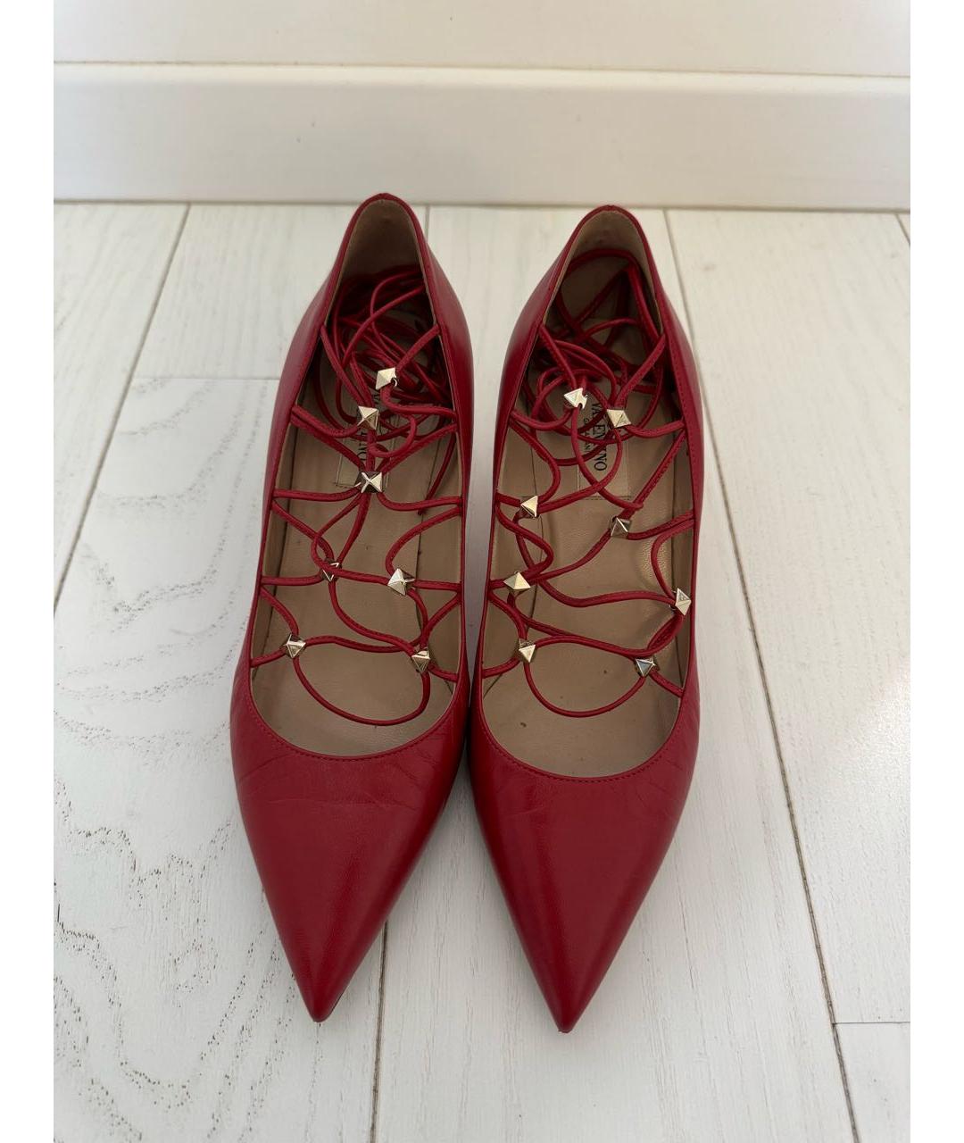 VALENTINO Красные кожаные лодочки на низком каблуке, фото 2