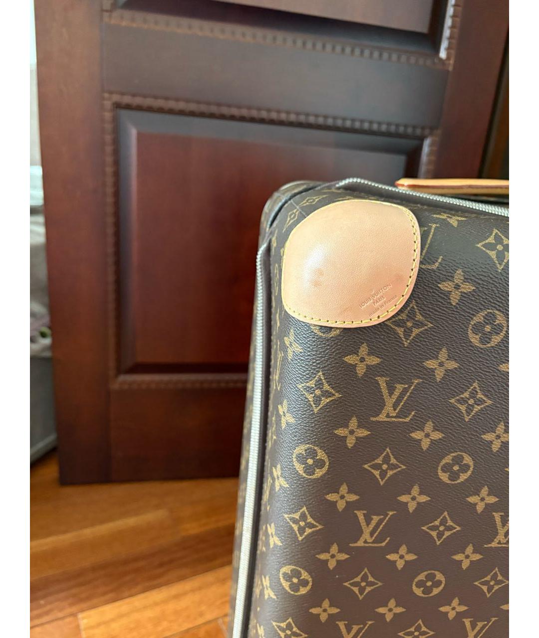 LOUIS VUITTON Коричневый кожаный чемодан, фото 3