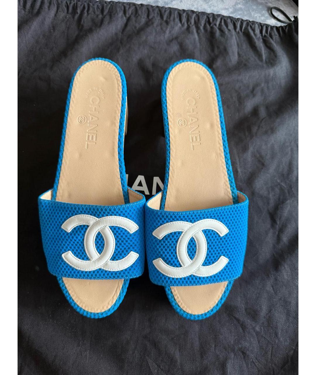 CHANEL Голубые текстильные сабо, фото 3