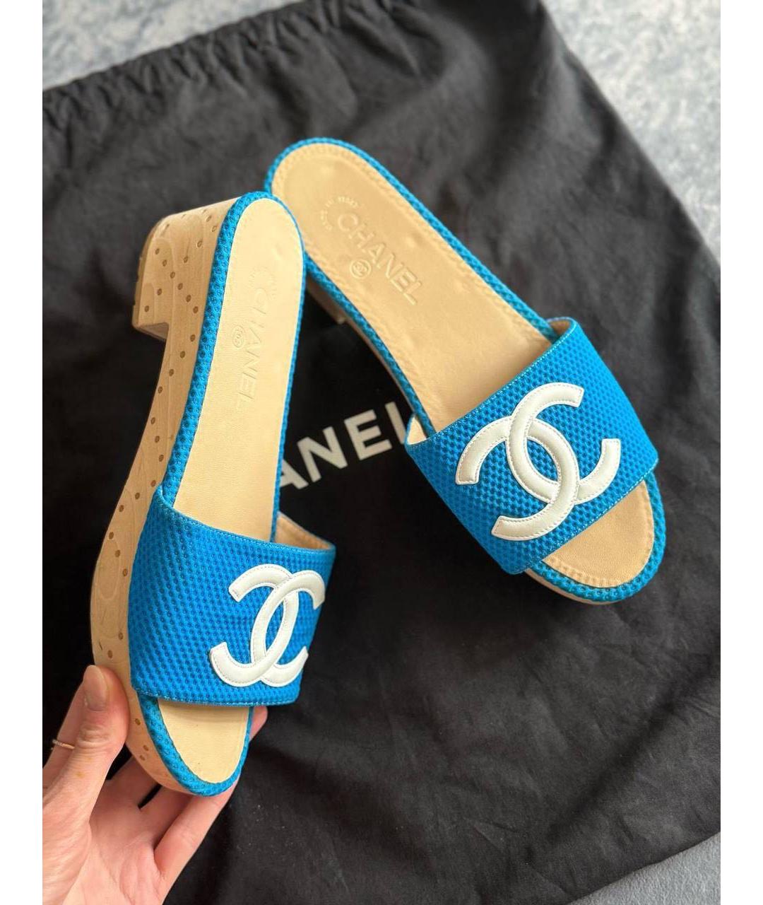 CHANEL Голубые текстильные сабо, фото 2