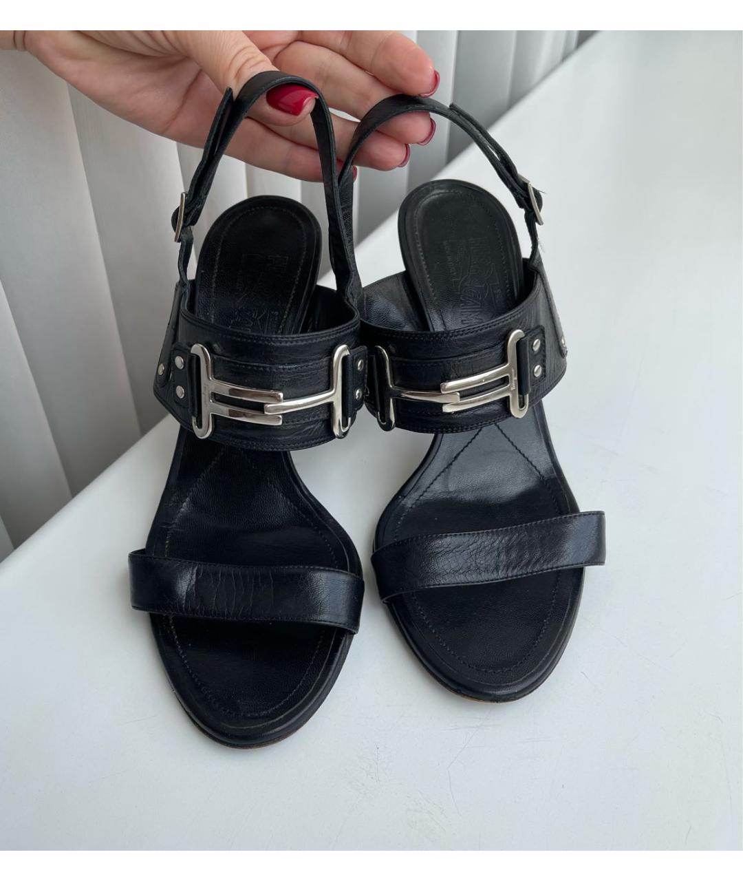 FERRAGAMO Черные кожаные босоножки, фото 2