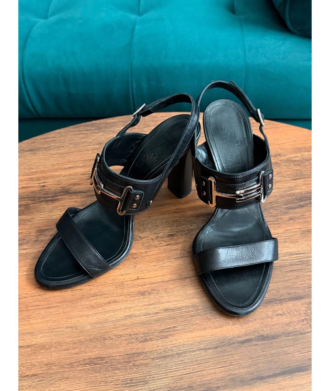 FERRAGAMO Черные кожаные босоножки, фото 5