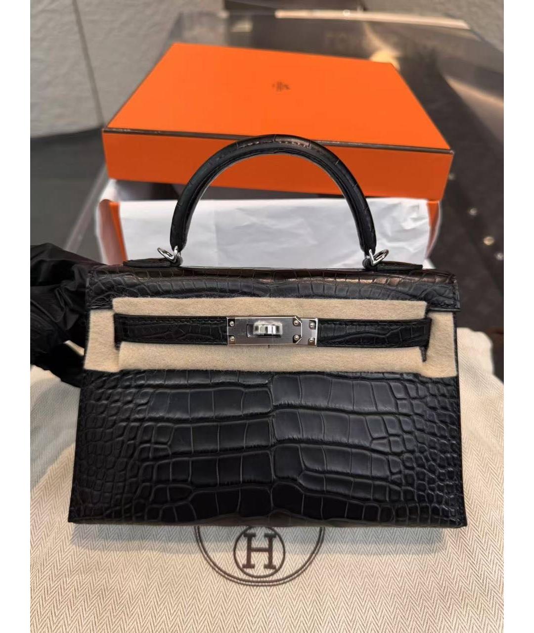 HERMES Черная сумка с короткими ручками из экзотической кожи, фото 3