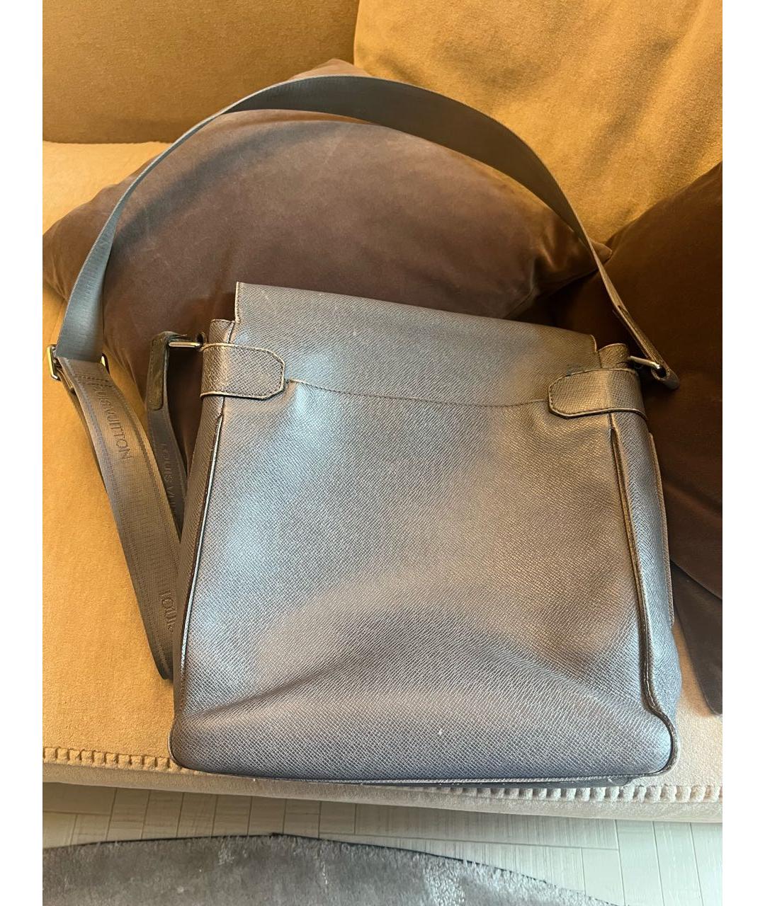 LOUIS VUITTON Серая кожаная сумка на плечо, фото 2