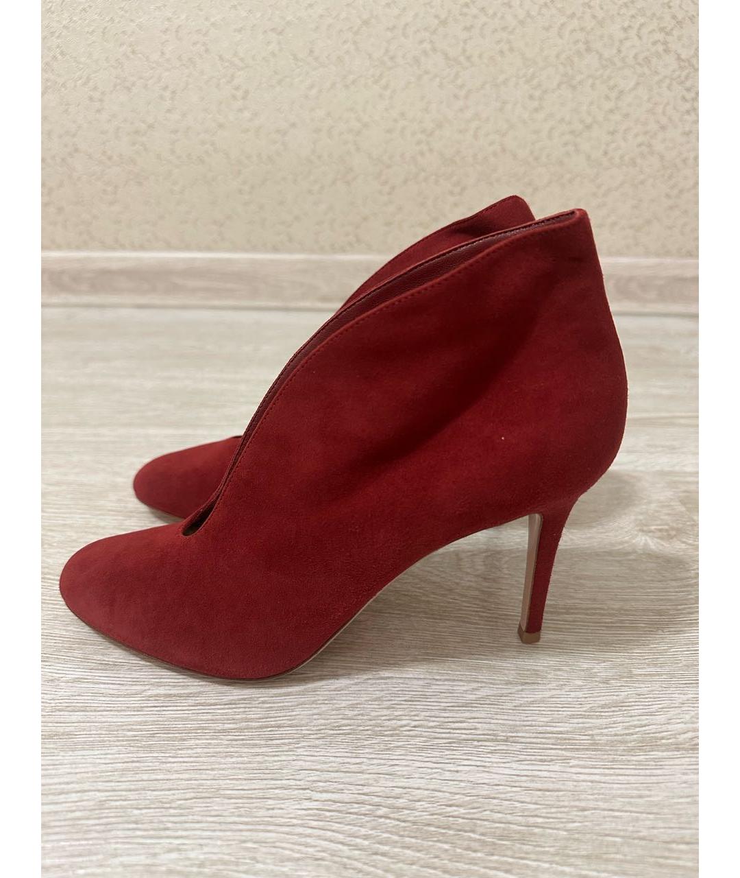 GIANVITO ROSSI Бордовые замшевые ботильоны, фото 6