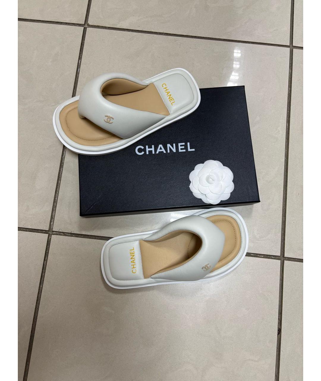 CHANEL Белые шлепанцы из искусственной кожи, фото 2