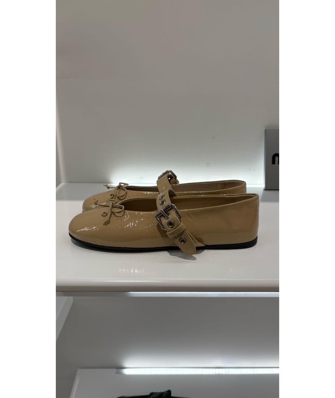 MIU MIU Бежевые кожаные балетки, фото 6