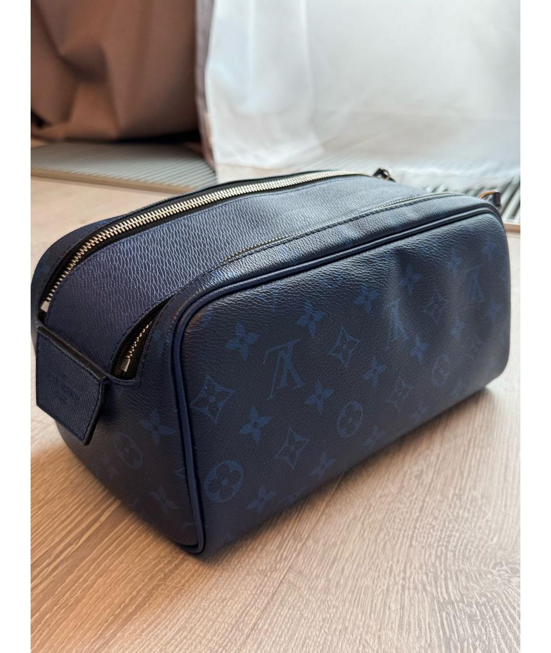 LOUIS VUITTON Темно-синяя косметичка, фото 2