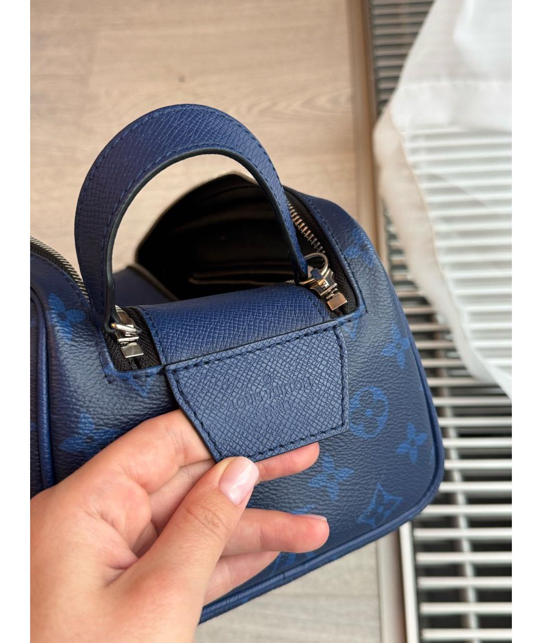LOUIS VUITTON Темно-синяя косметичка, фото 5