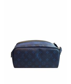 LOUIS VUITTON Косметичка