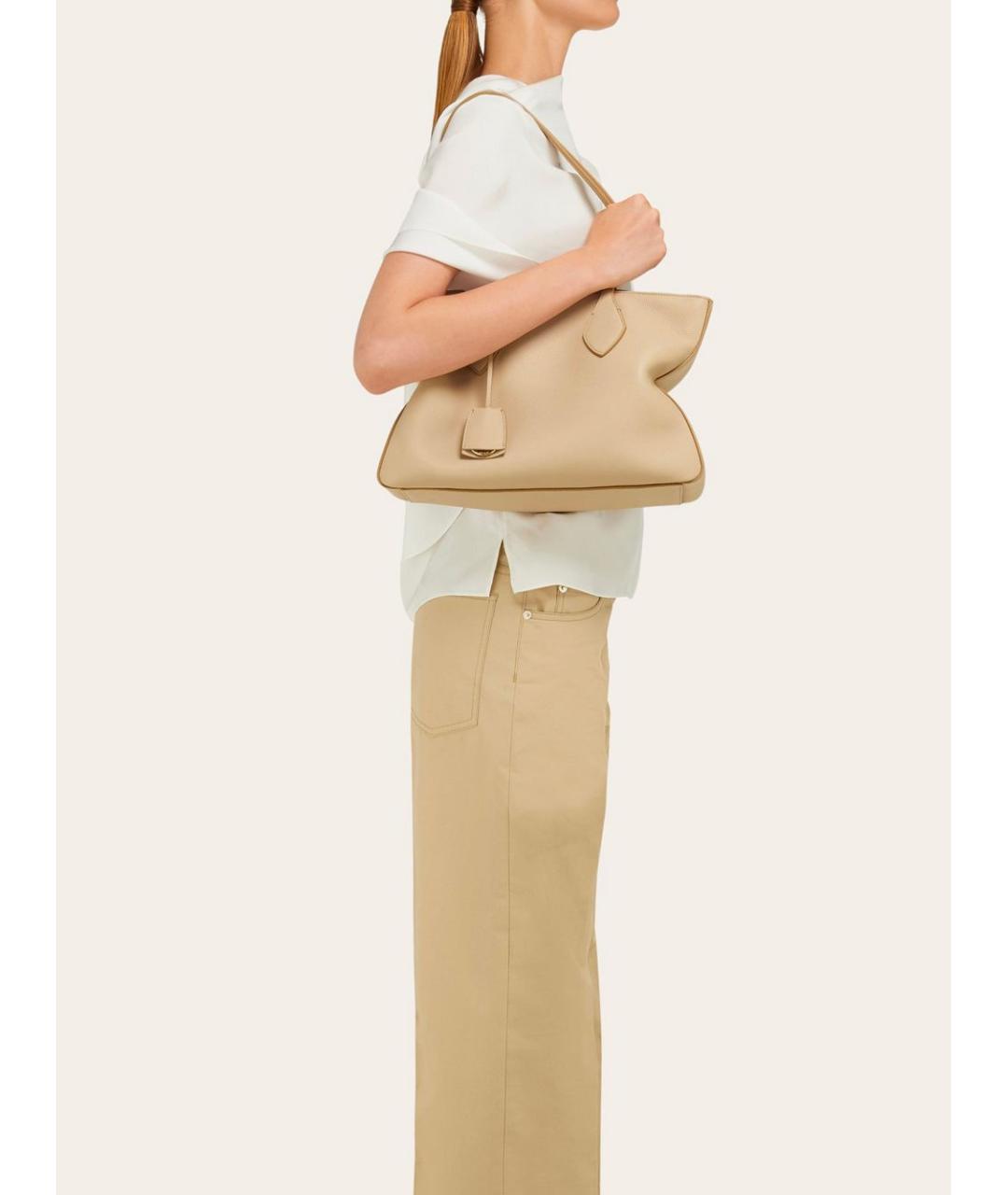 FERRAGAMO Бежевая кожаная сумка тоут, фото 3