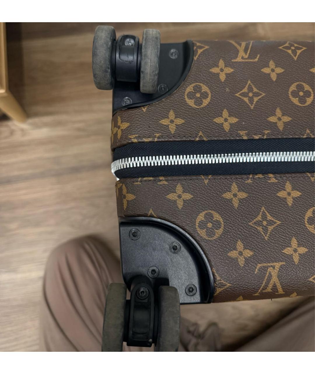 LOUIS VUITTON Коричневый чемодан, фото 7