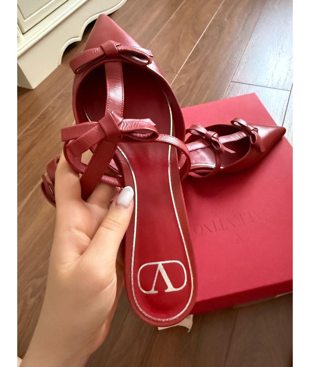 VALENTINO Красные кожаные босоножки, фото 4
