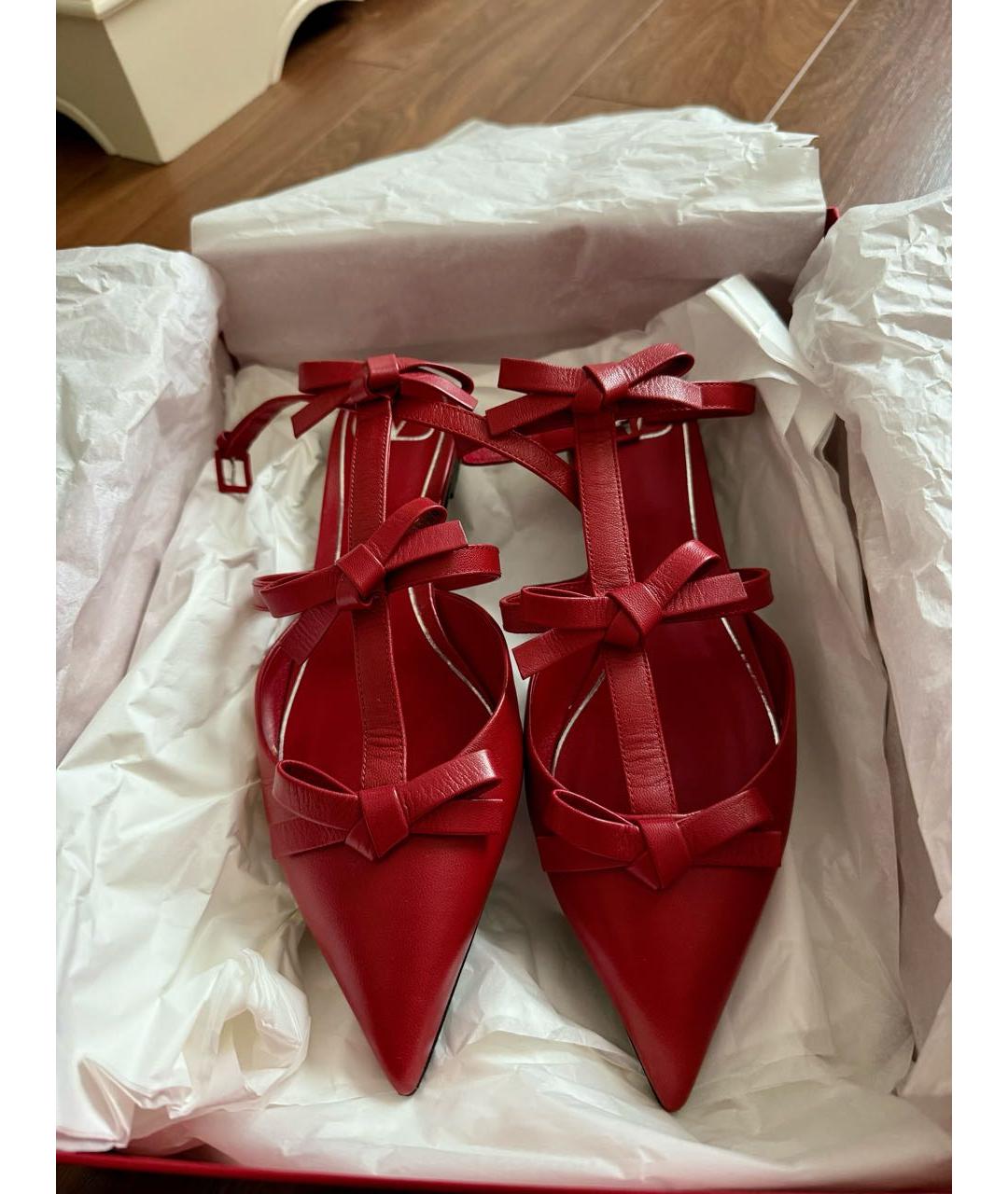 VALENTINO Красные кожаные босоножки, фото 3