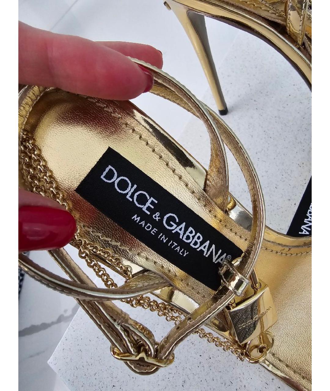 DOLCE&GABBANA Золотые босоножки из лакированной кожи, фото 6