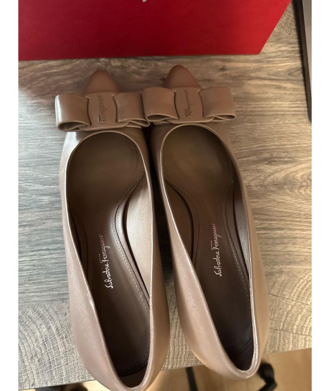 FERRAGAMO Бежевые кожаные туфли, фото 3