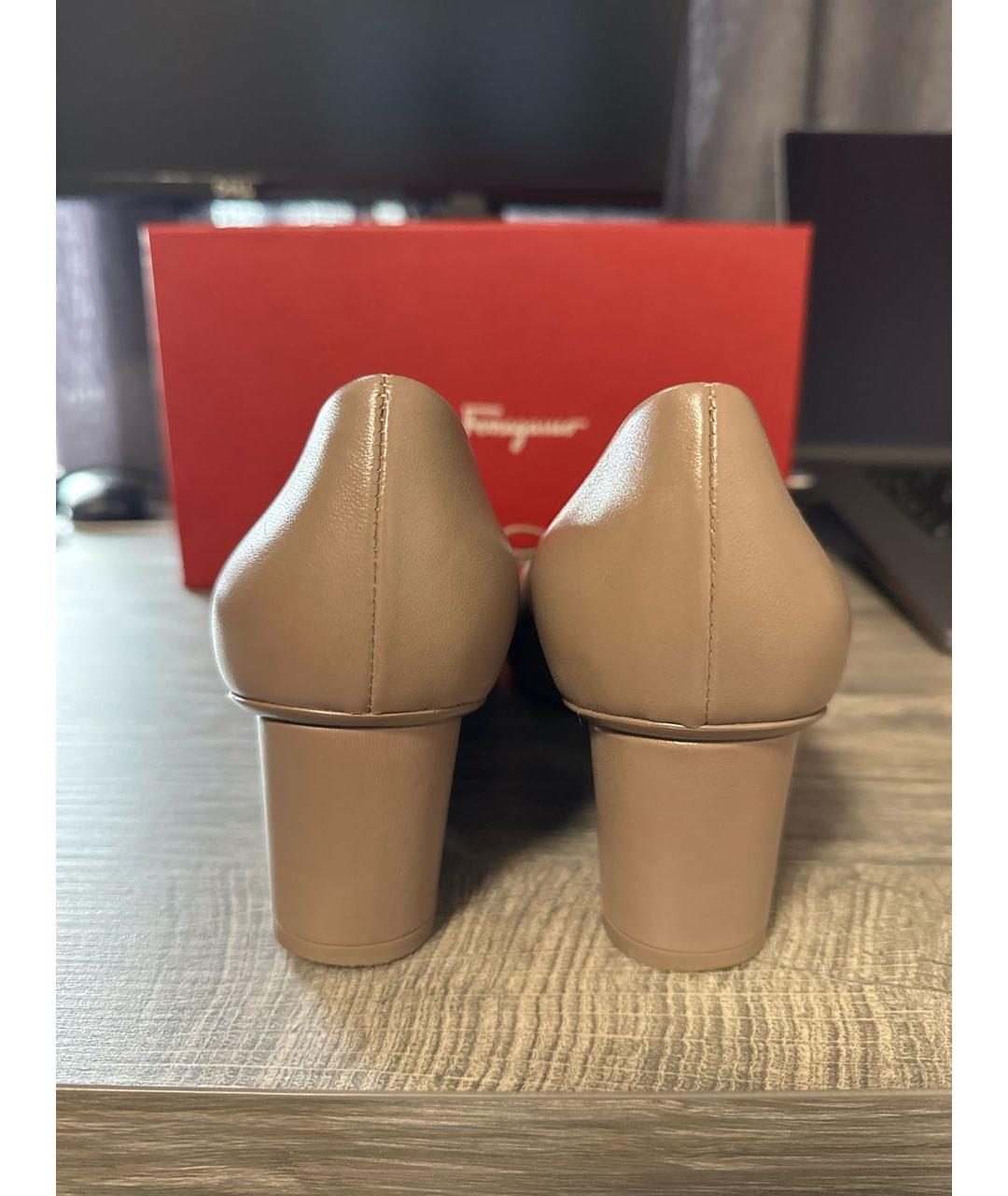 FERRAGAMO Бежевые кожаные туфли, фото 4