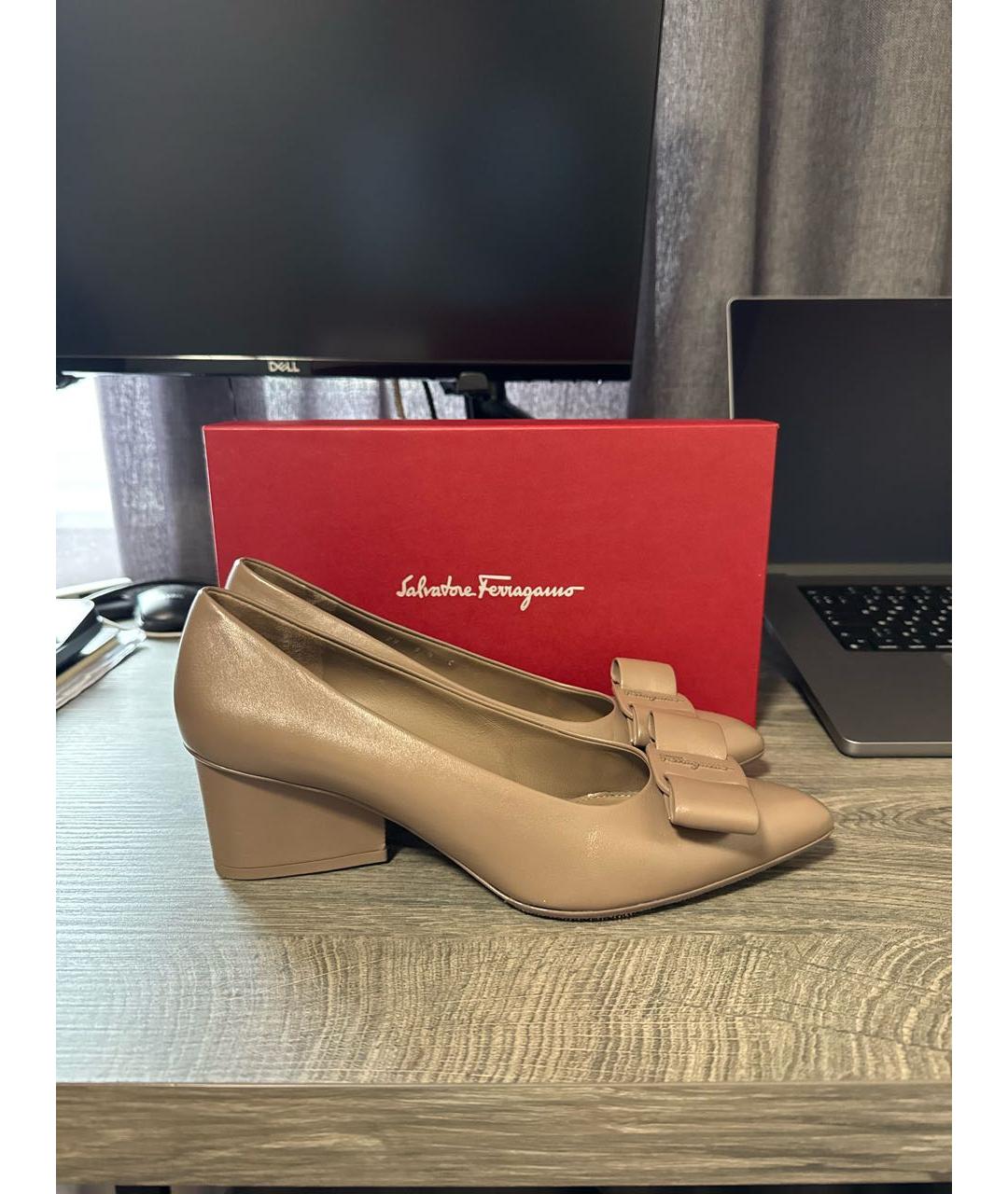 FERRAGAMO Бежевые кожаные туфли, фото 9