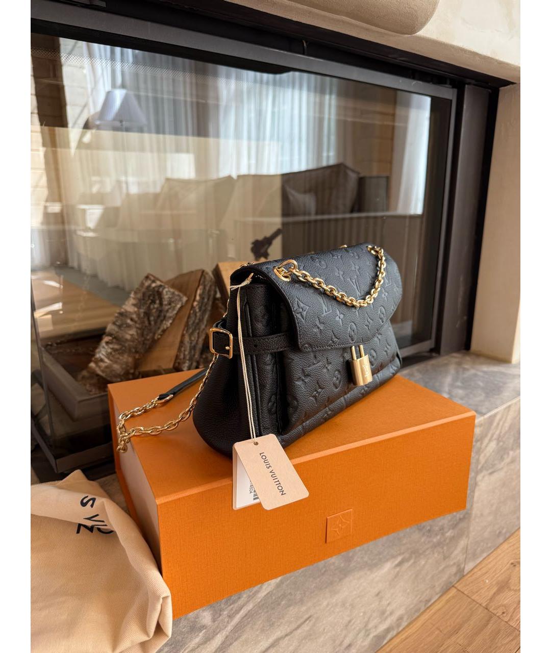 LOUIS VUITTON Черная кожаная сумка через плечо, фото 2