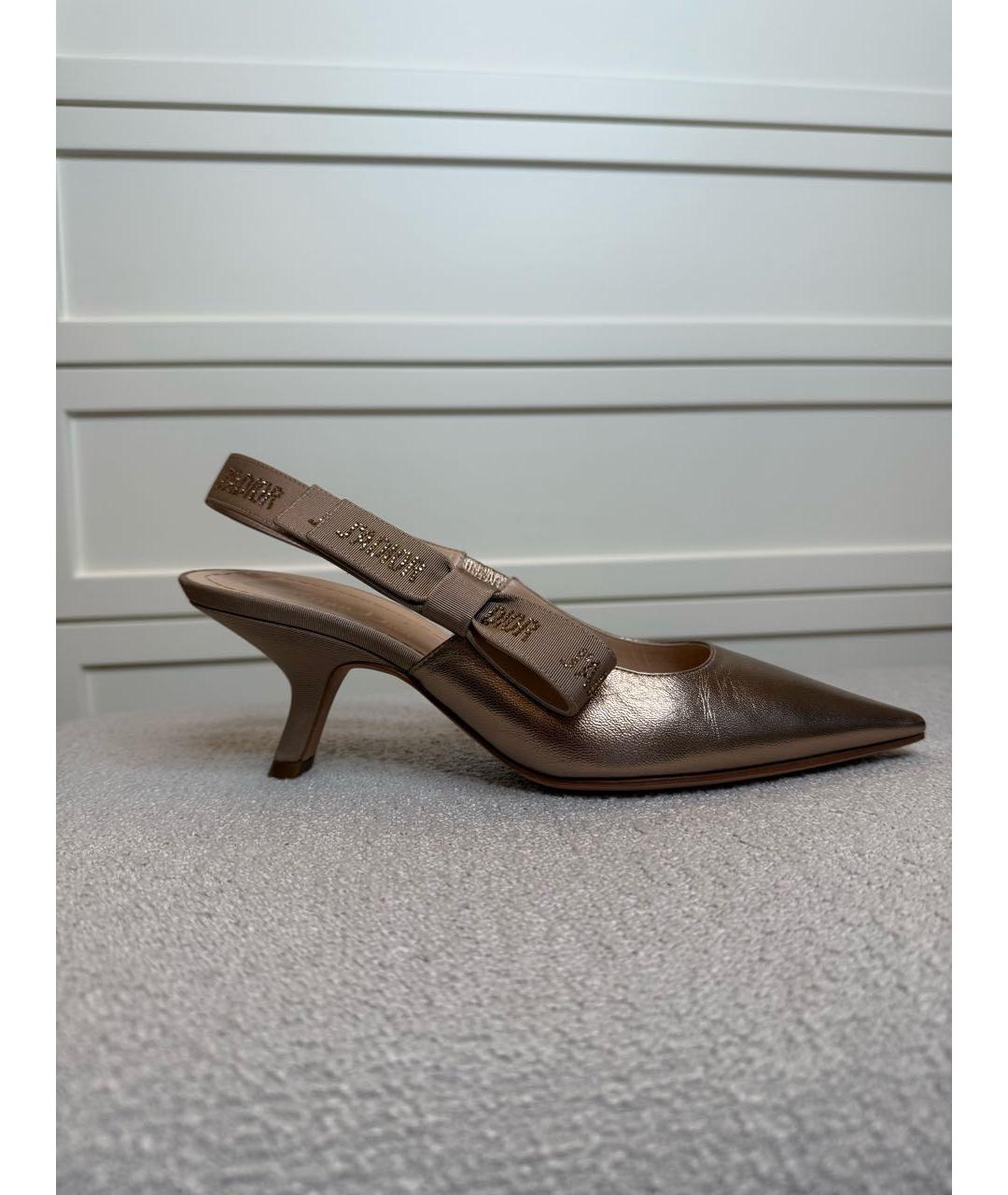CHRISTIAN DIOR Золотые кожаные лодочки на низком каблуке, фото 8