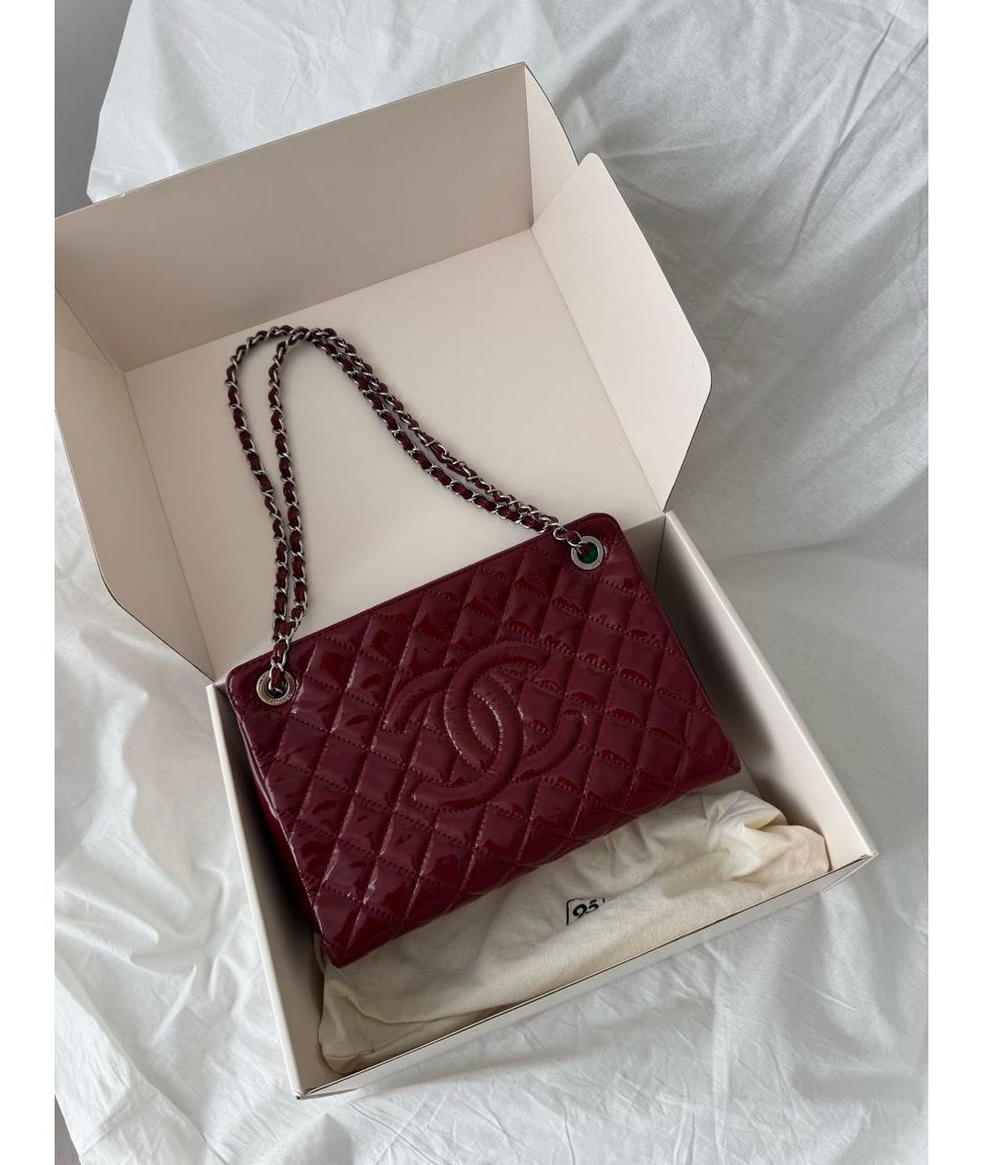 CHANEL Бордовая сумка тоут из лакированной кожи, фото 2