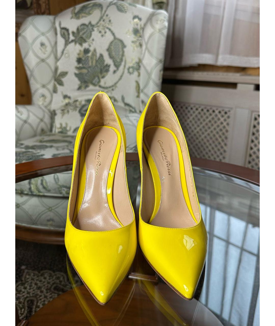 GIANVITO ROSSI Желтые кожаные туфли, фото 2