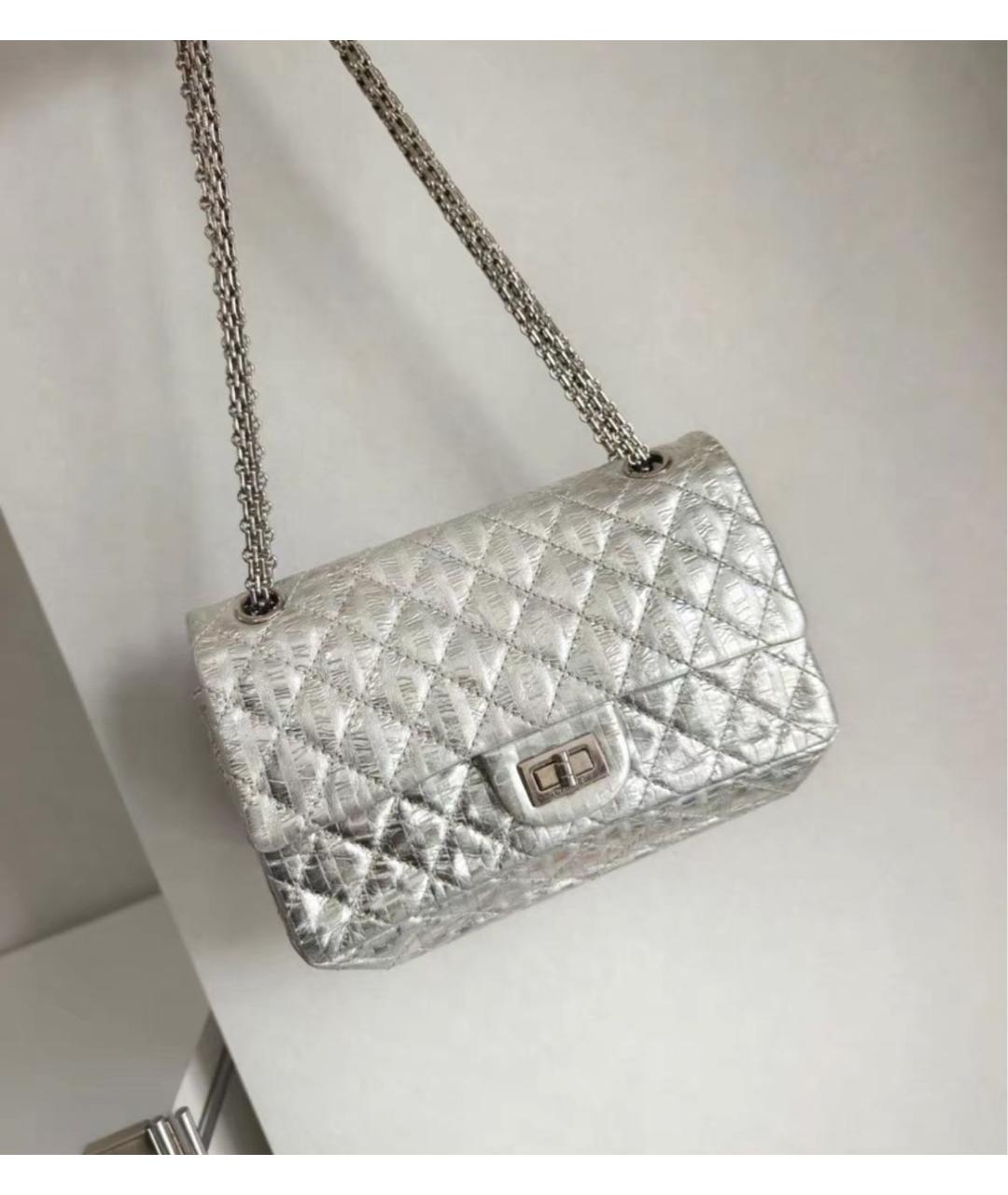 CHANEL Серебряная кожаная сумка через плечо, фото 2