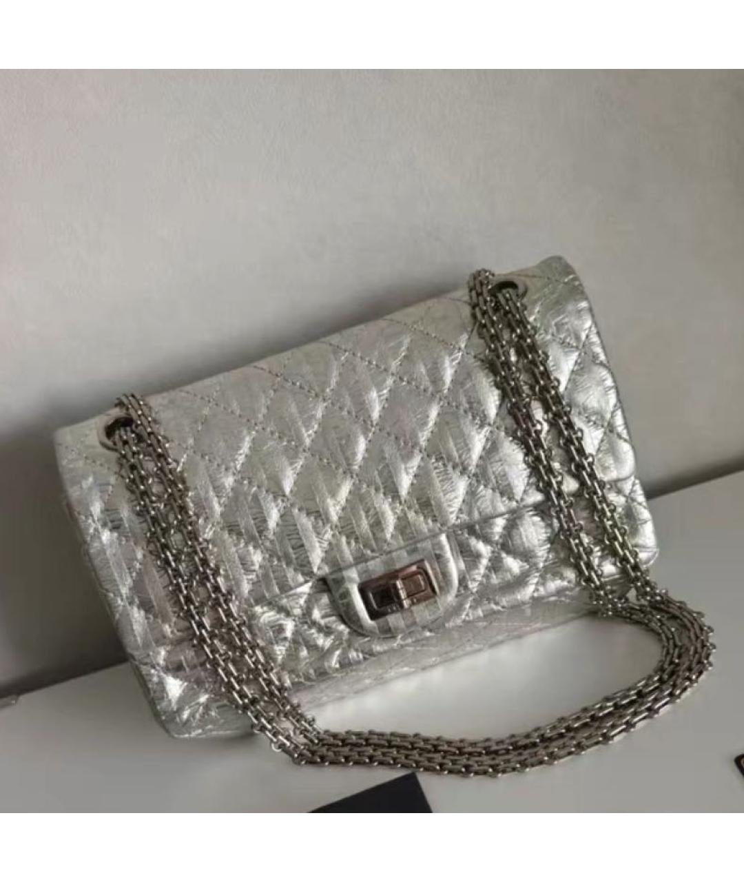 CHANEL Серебряная кожаная сумка через плечо, фото 3