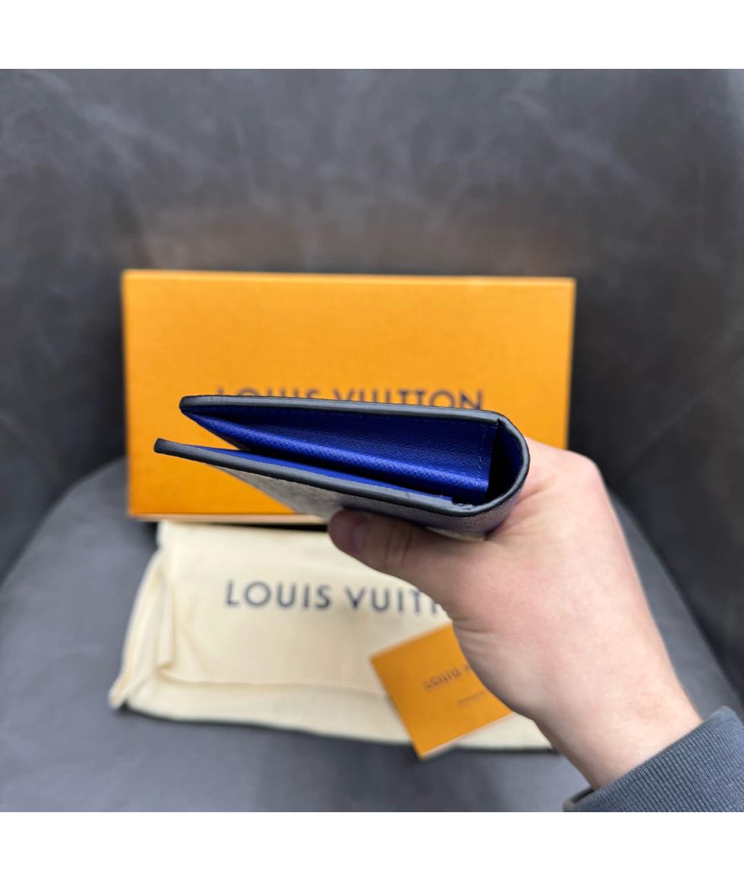 LOUIS VUITTON Синий кожаный кошелек, фото 4