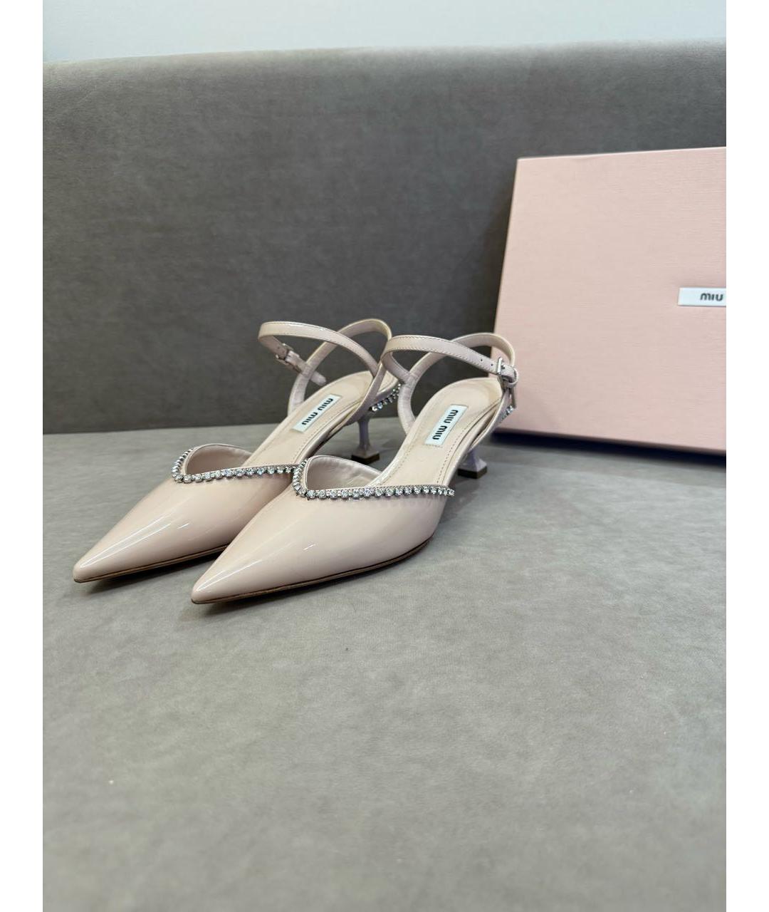 MIU MIU Лодочки на низком каблуке из лакированной кожи, фото 3