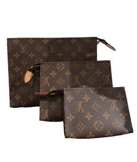 LOUIS VUITTON Косметичка